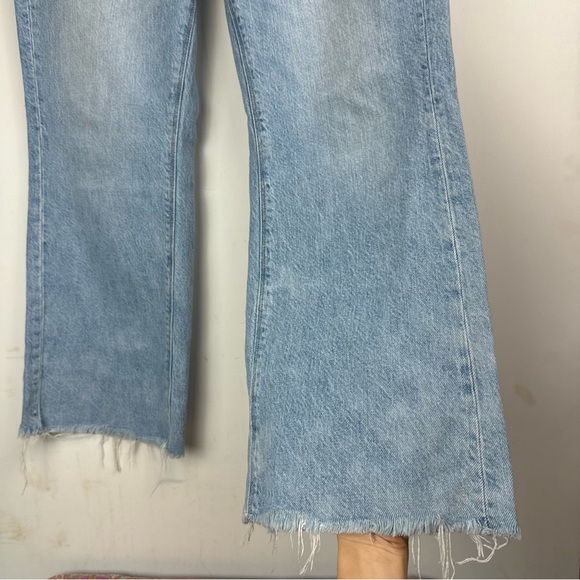 American Eagle Highest Rise 90s Flare Sz 14 Light Wash Frayed Hem - Picture 10 of 15